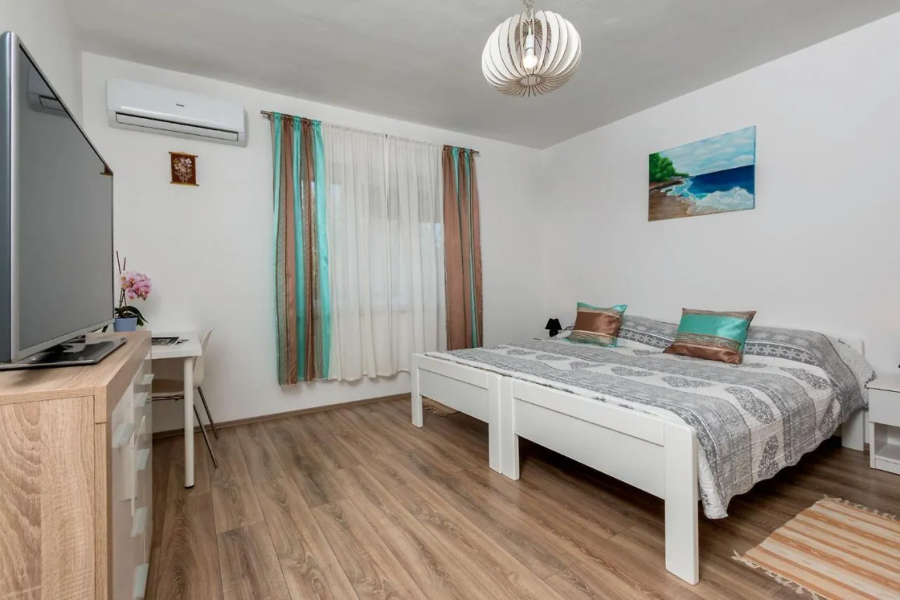 Apartman Bukarica Pula 0*,